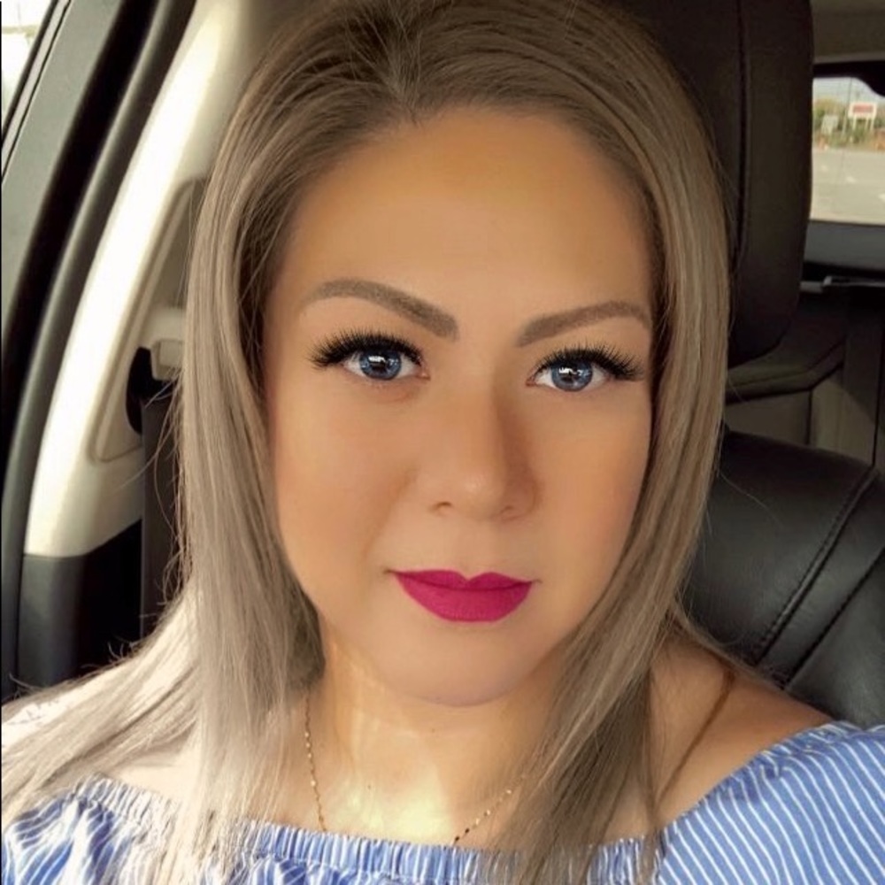 Meet your Posher, Angie